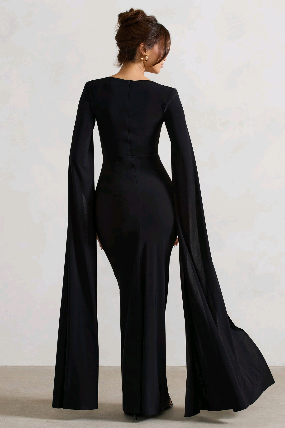GOWN 320