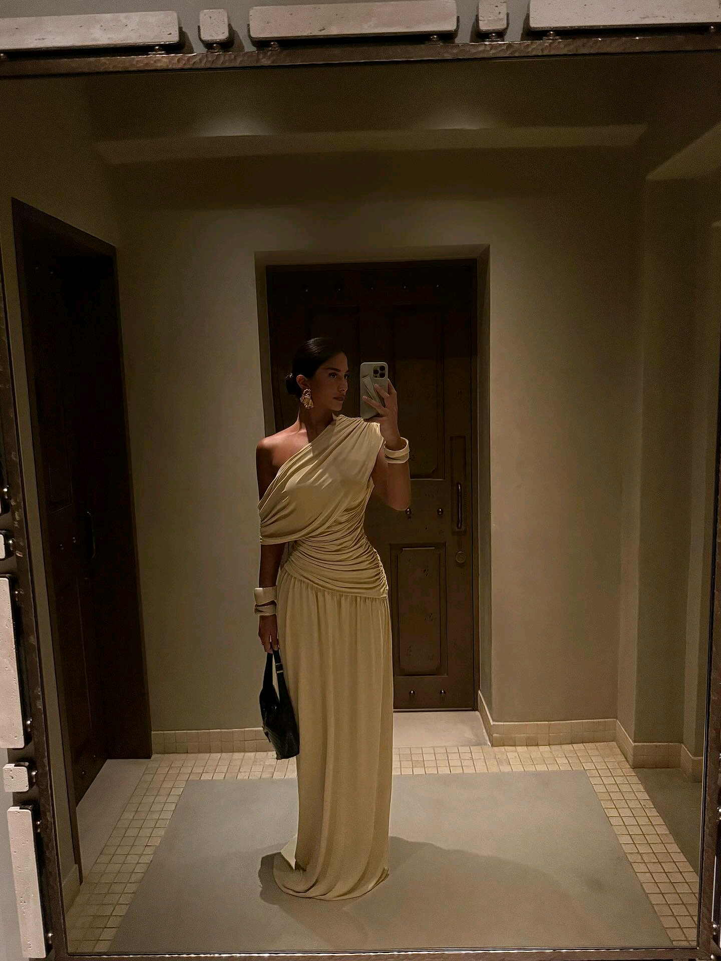GOWN 57