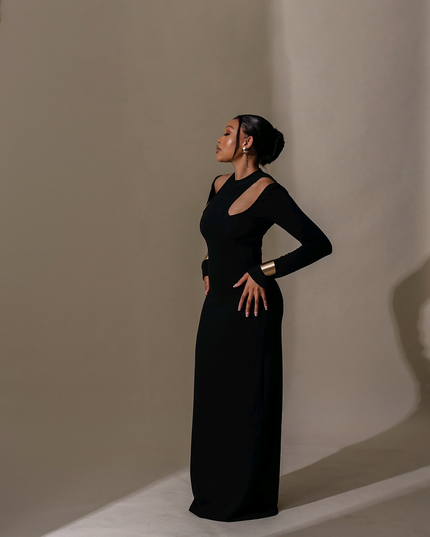 GOWN 587