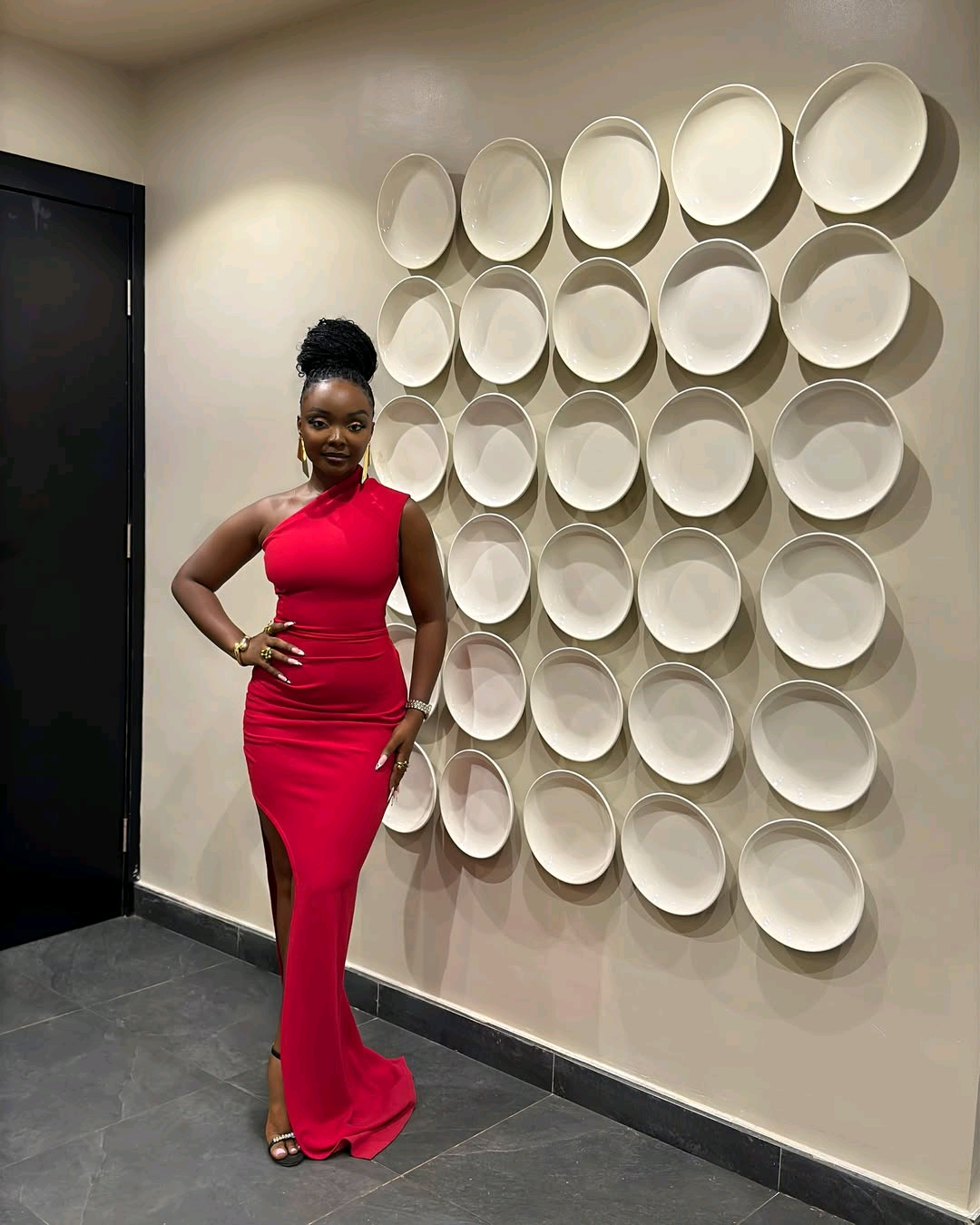 GOWN 697