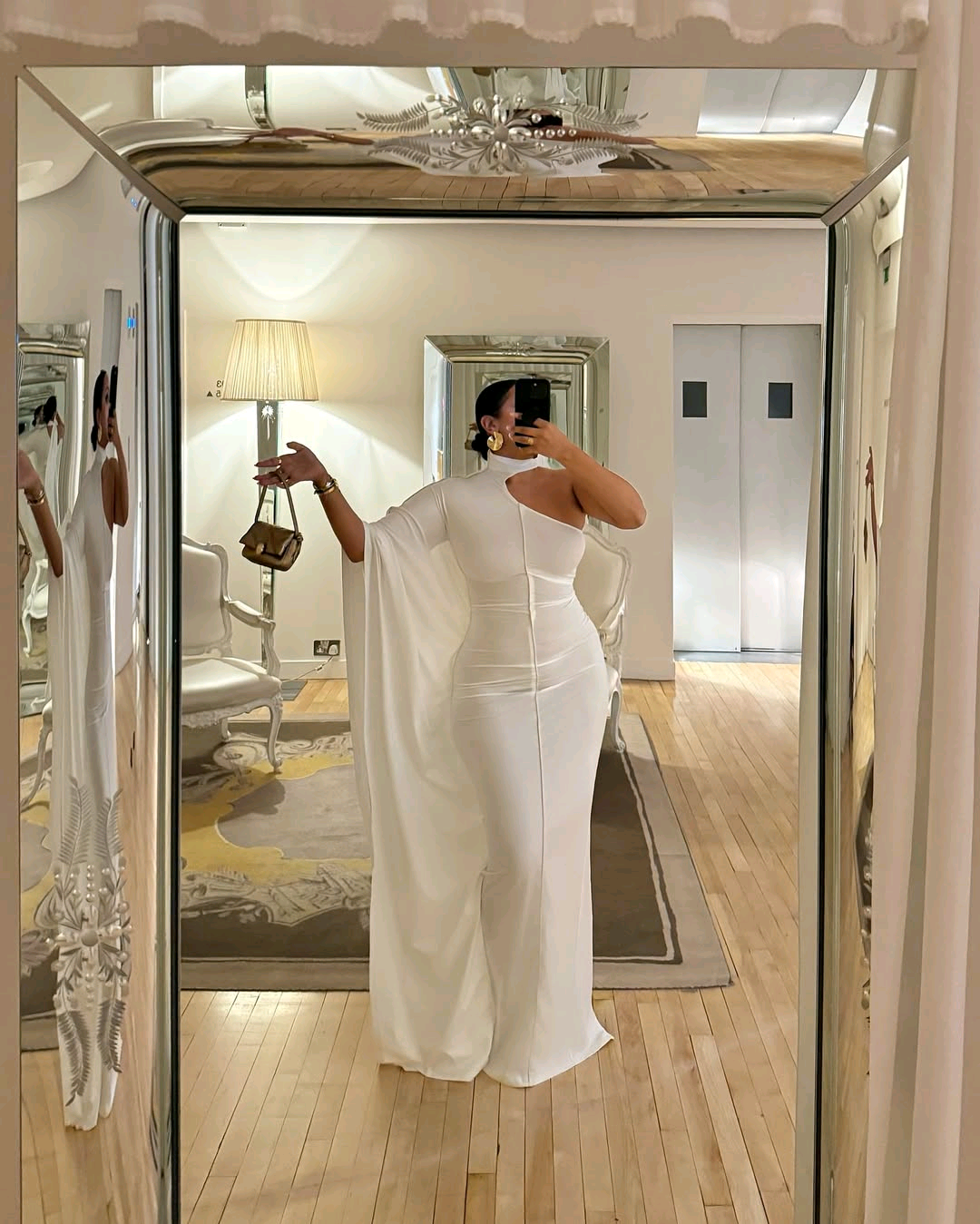 GOWN 754