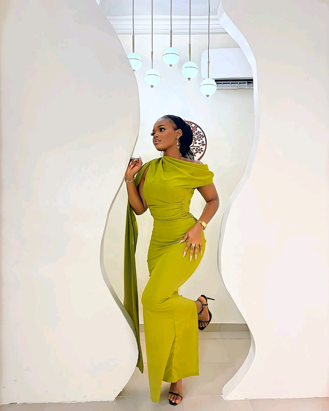 GOWN 829