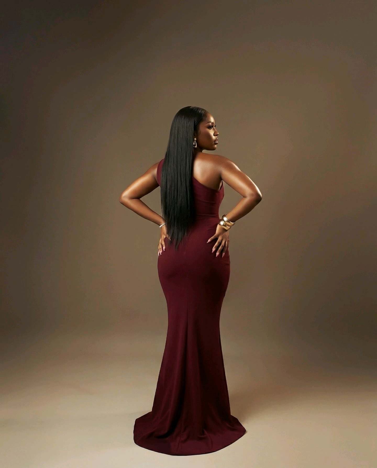 GOWN 1730