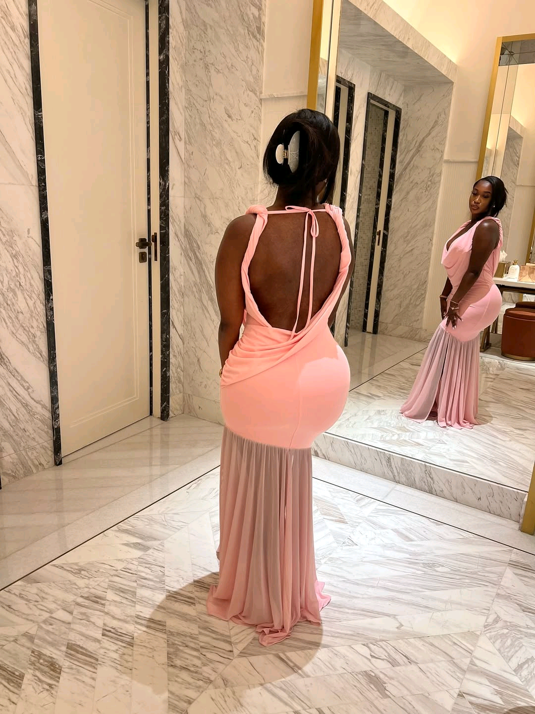 GOWN 1002