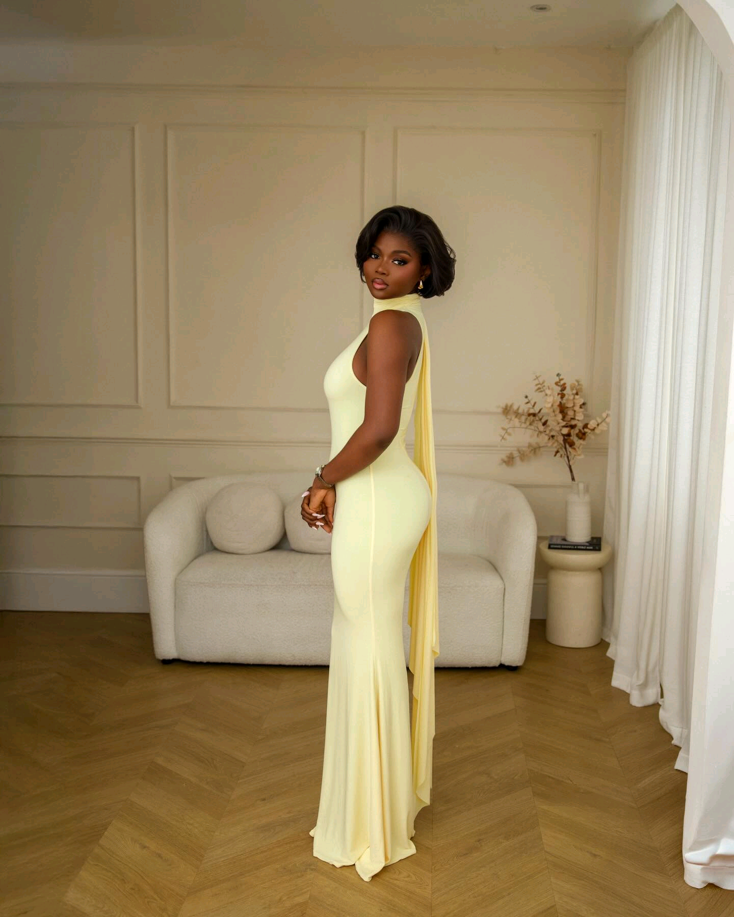 GOWN 1651