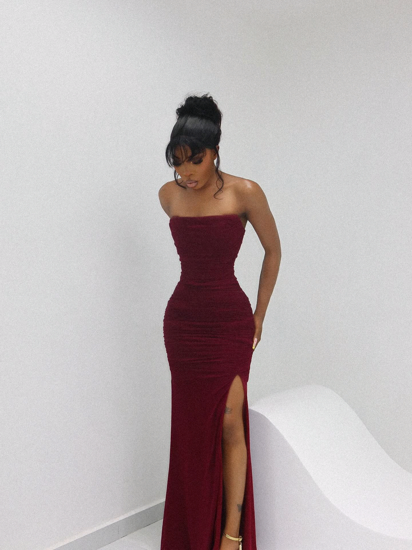 GOWN 1660