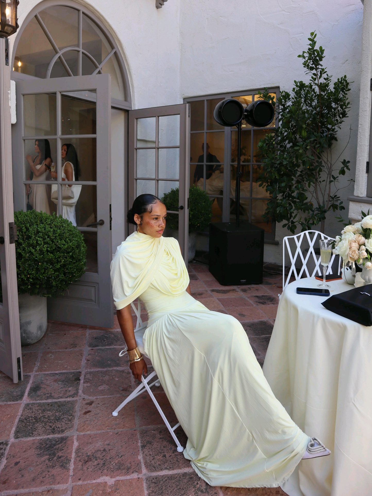 GOWN 2058