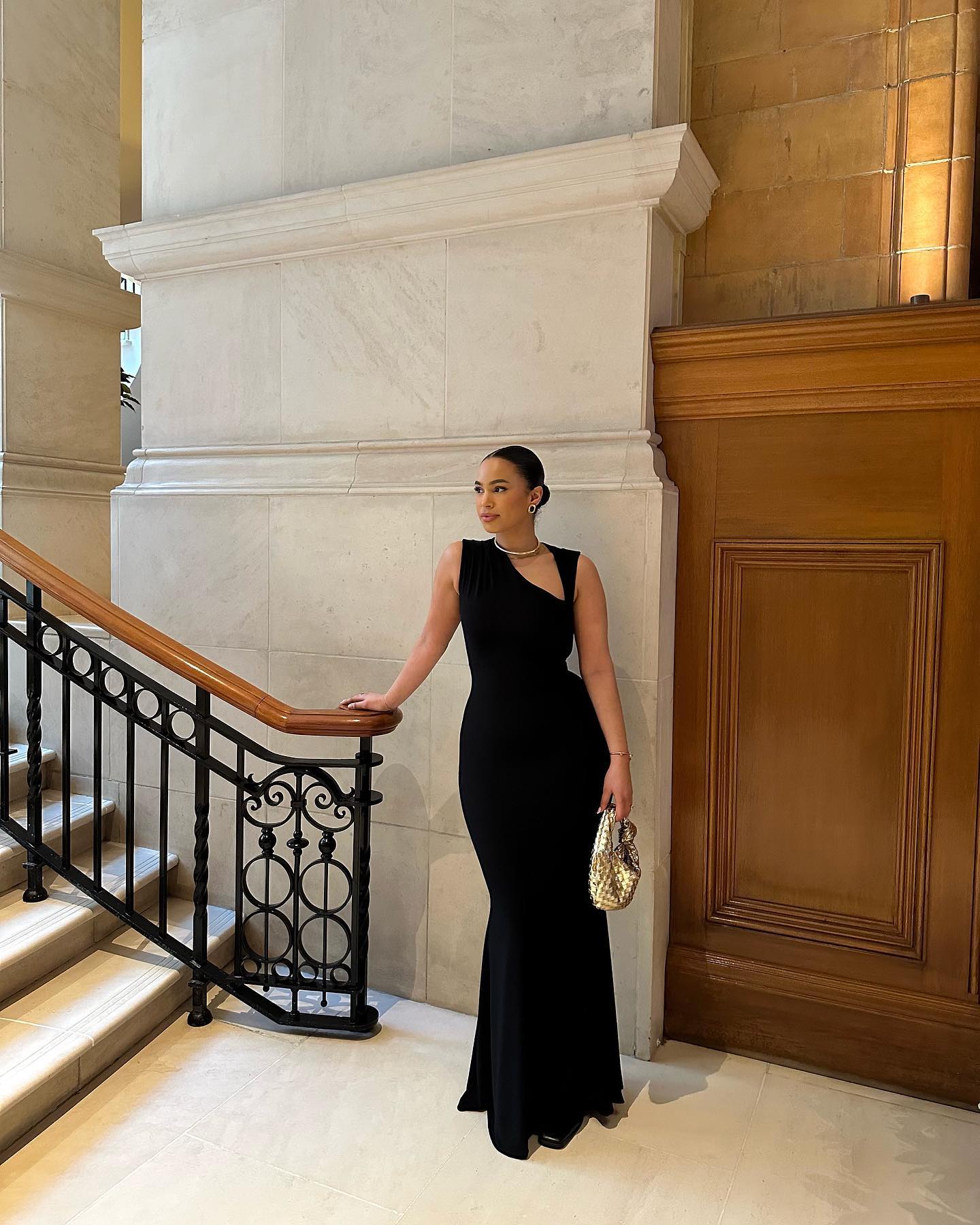 GOWN 224