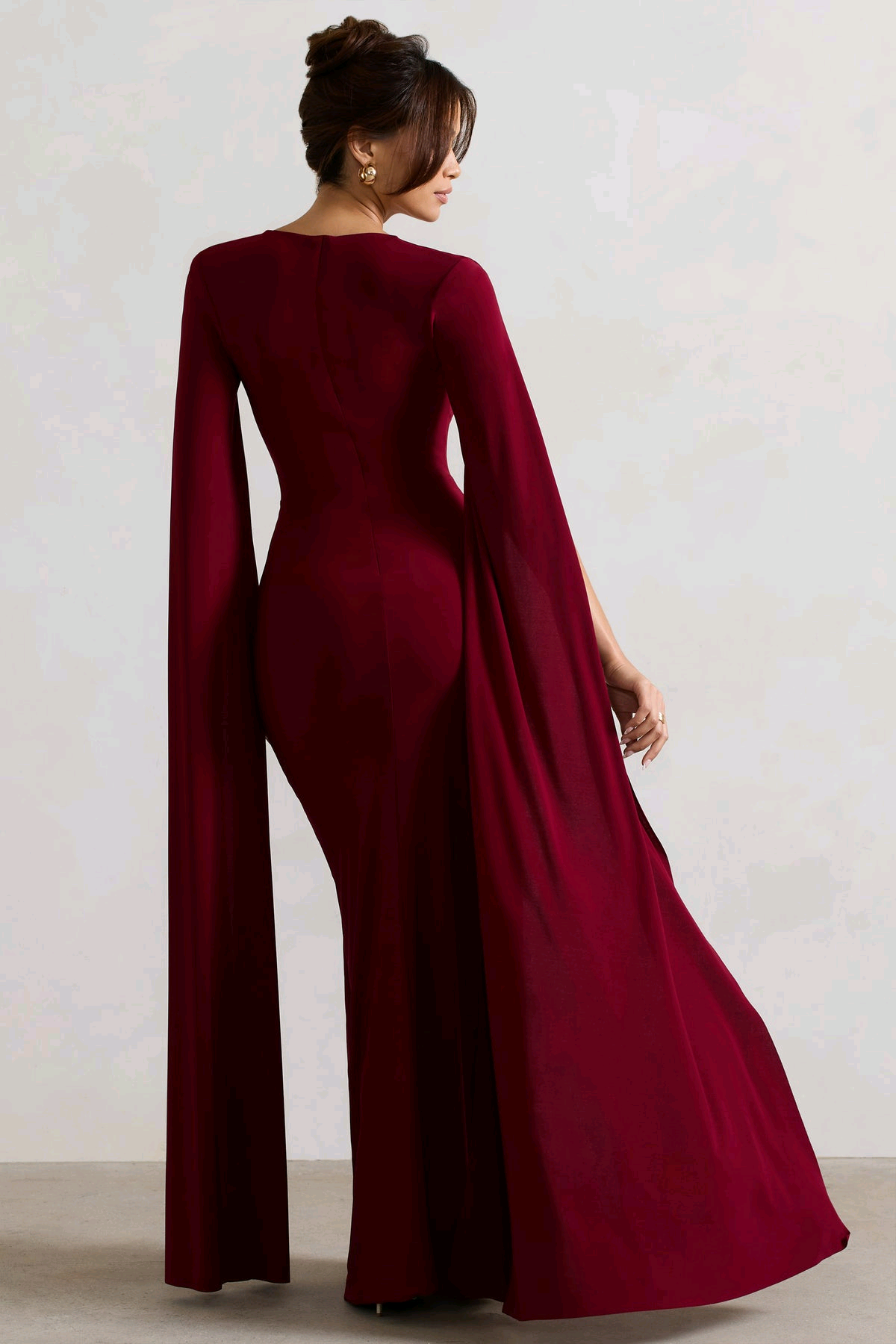 GOWN 320