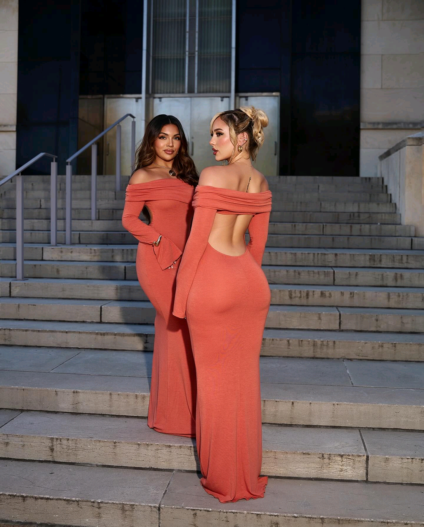 GOWN 581