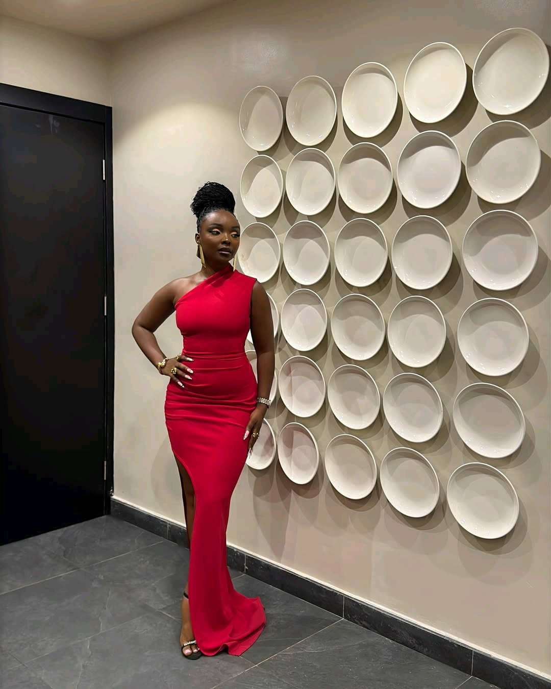 GOWN 697