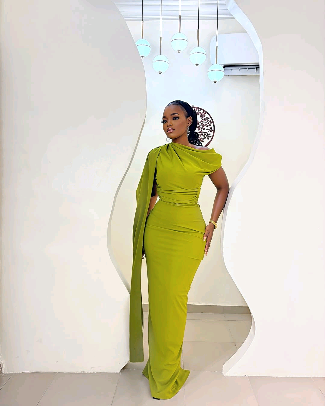 GOWN 829