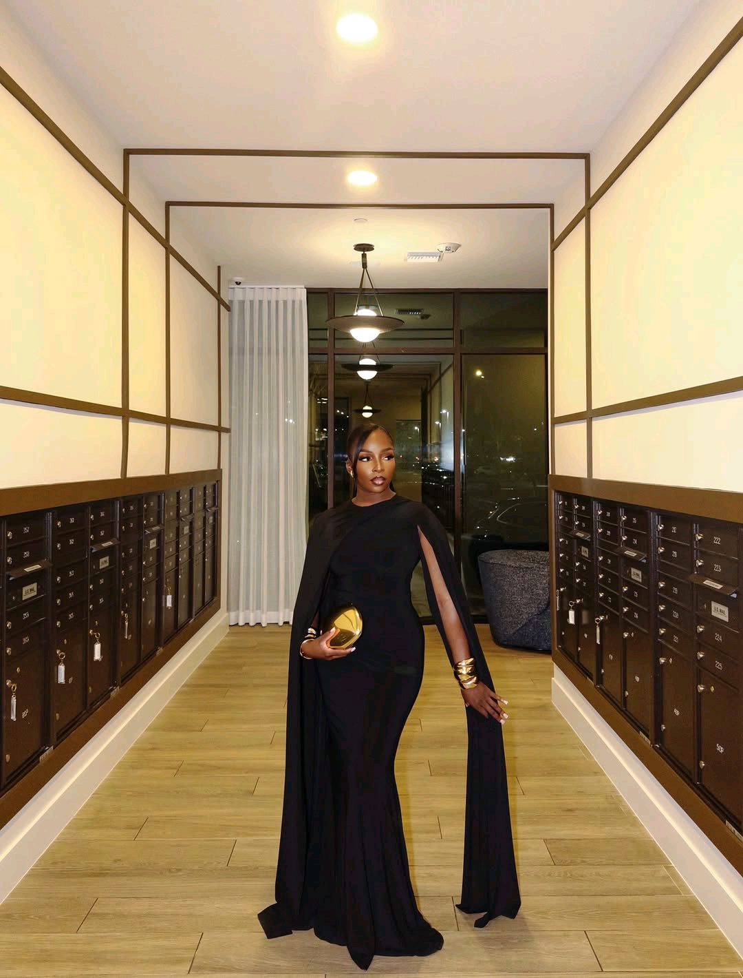 GOWN 929