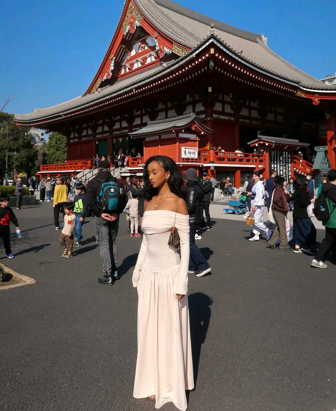 GOWN 93